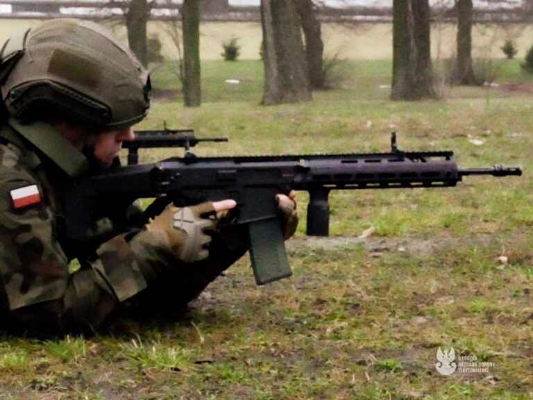 7. Żołnierze 9 ŁBOT doskonalili swoje umiejętności strzeleckie